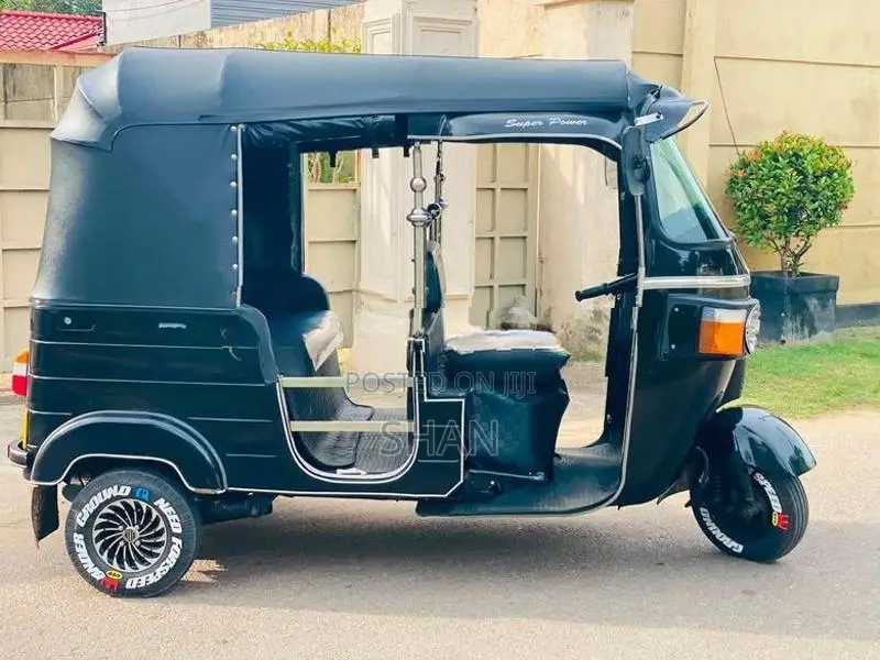 Bajaj RE 4 Stroke 2011