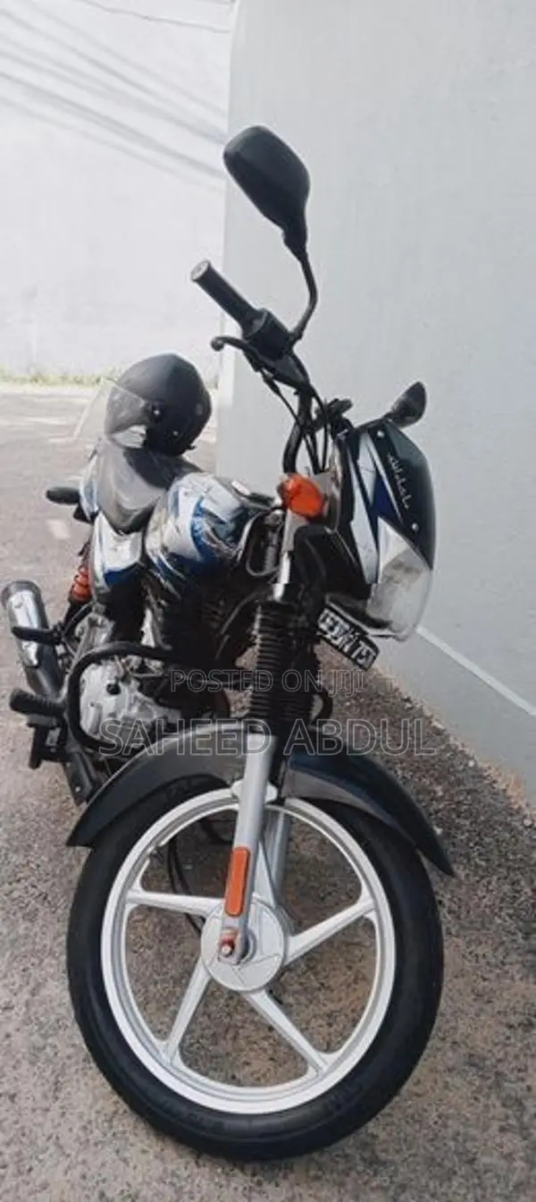 Bajaj CT100 2024