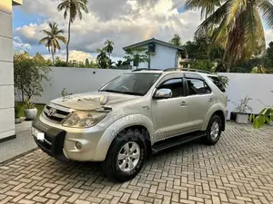 Toyota Fortuner 2006