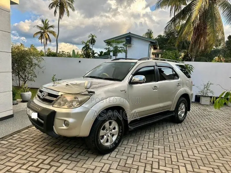 Toyota Fortuner 2006