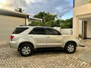 Toyota Fortuner 2006