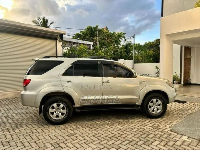 Toyota Fortuner 2006