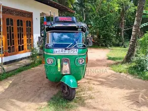 Bajaj RE 2013