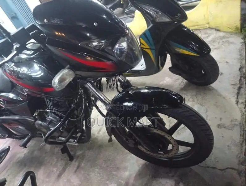 Bajaj Pulsar 180 2017