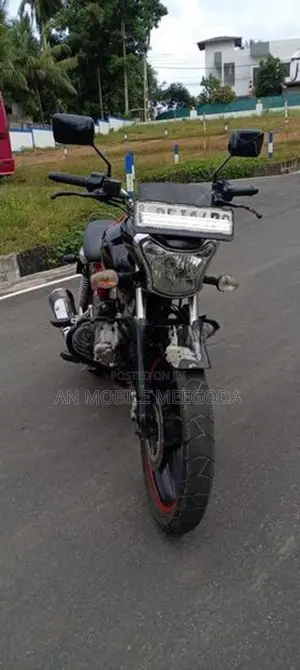 Bajaj V15 2016