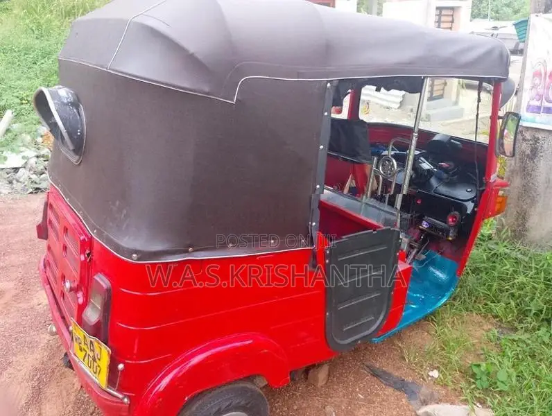 Bajaj RE 2013