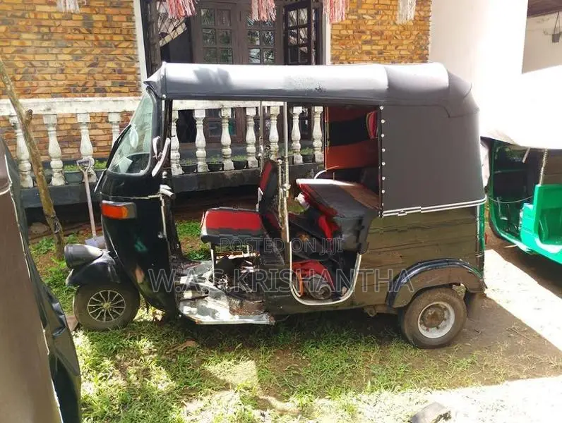 Bajaj RE 2009