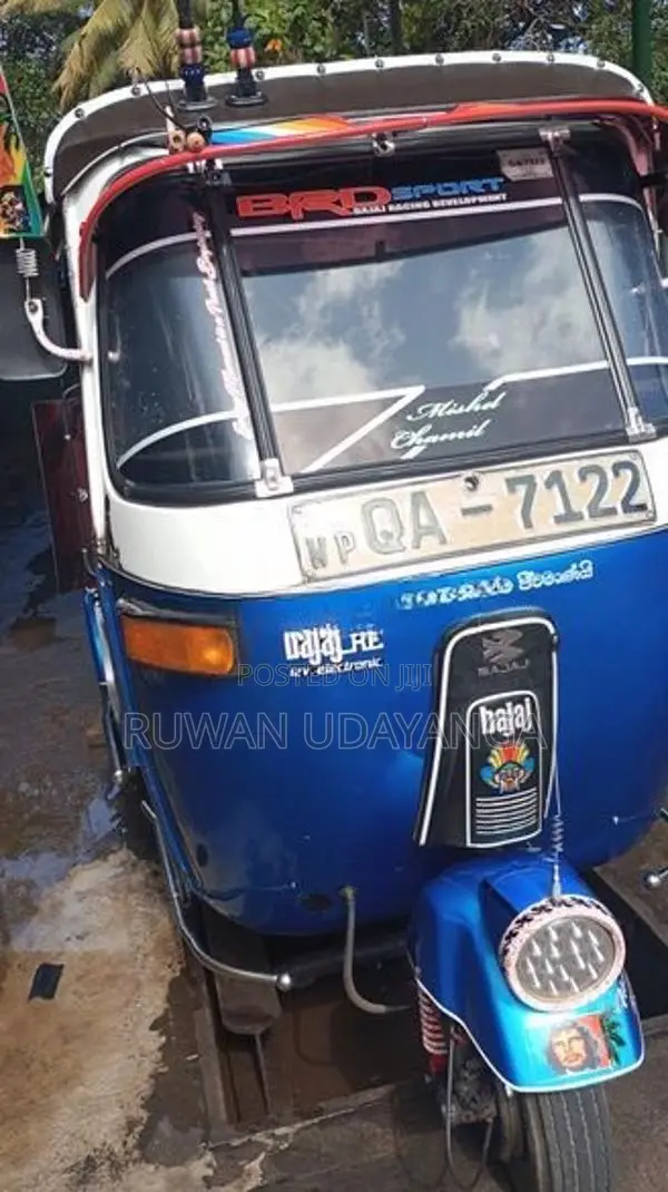 Bajaj RE 2005