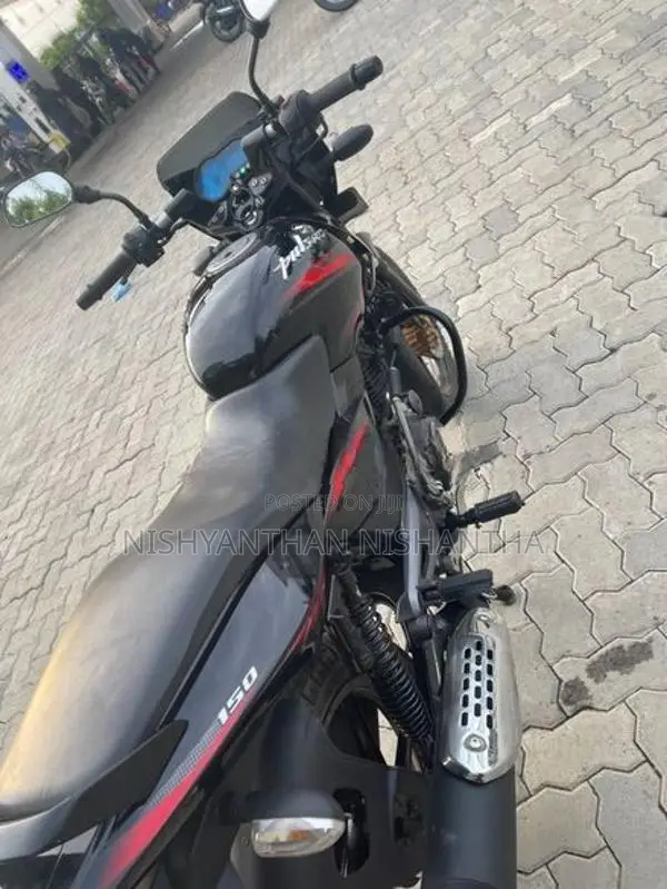 Bajaj Pulsar 150 2017