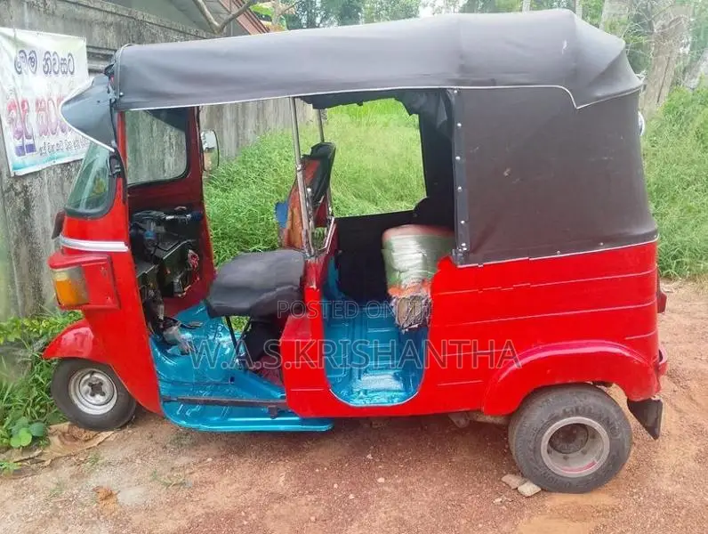 Bajaj RE 2013