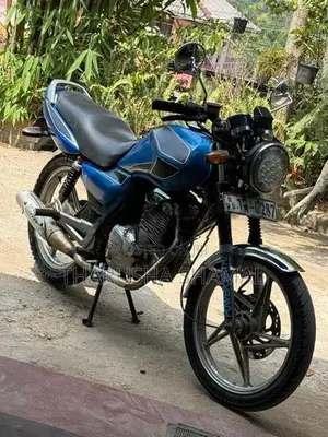 Suzuki EN125-2A 2005