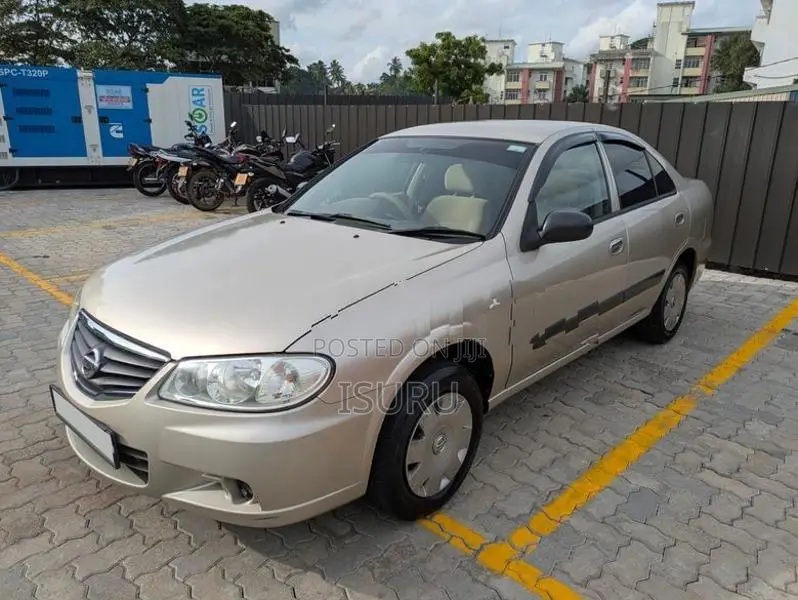 Nissan Sunny 2011