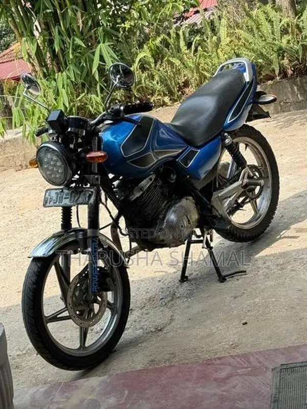 Suzuki EN125-2A 2005