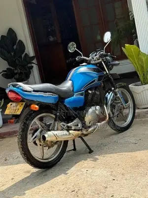 Suzuki EN125-2A 2005