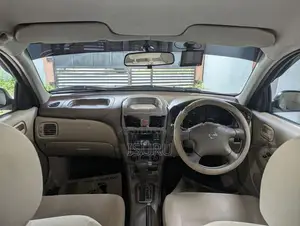 Nissan Sunny 2011