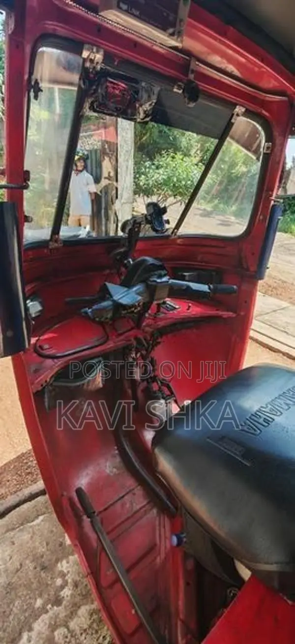 Bajaj RE 2009