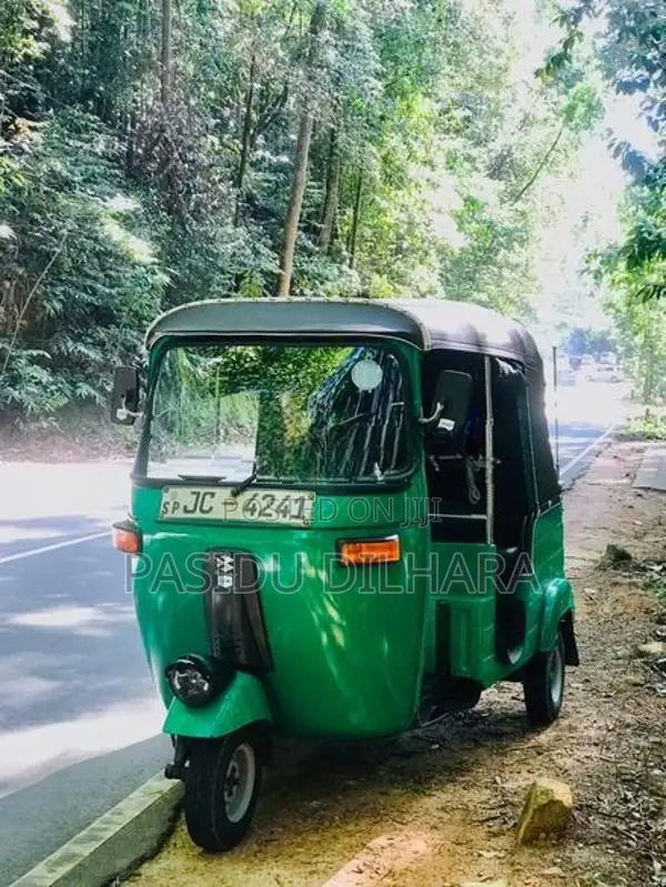 Bajaj RE 2005