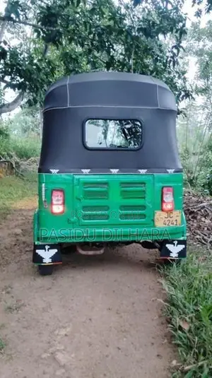 Bajaj RE 2005