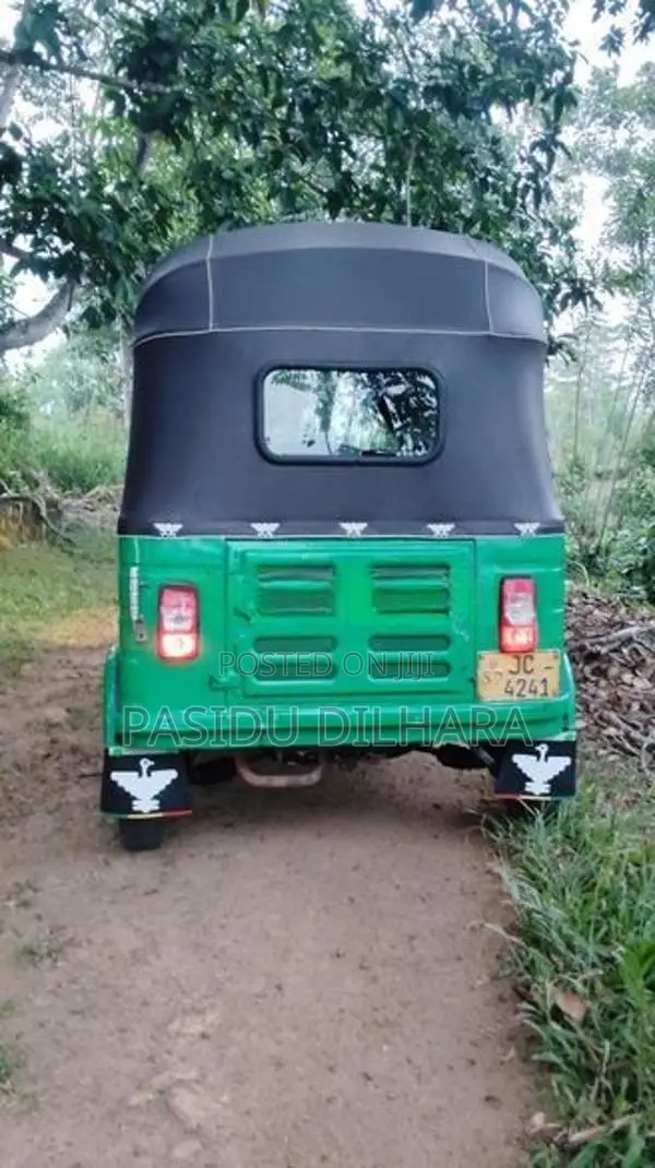 Bajaj RE 2005