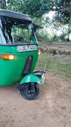 Bajaj RE 2005