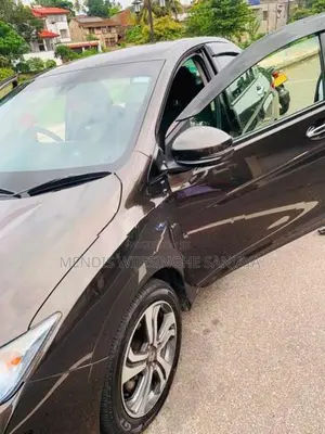 Honda Grace 2015