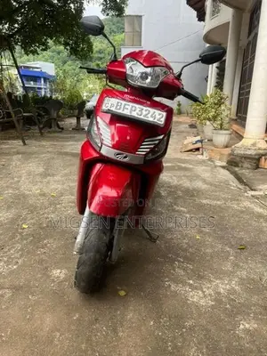 Mahindra Gusto 2017
