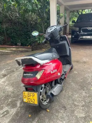 Mahindra Gusto 2017