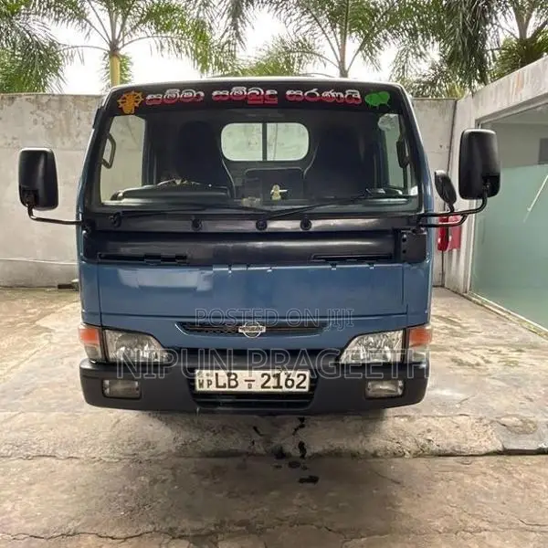 Nissan Atlas 2000