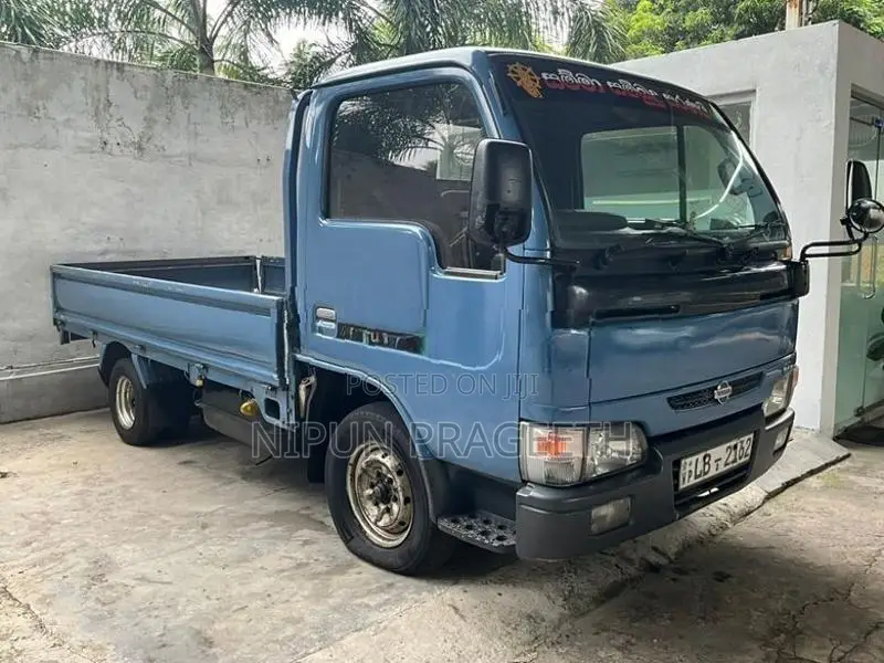 Nissan Atlas 2000