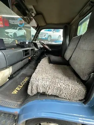 Nissan Atlas 2000