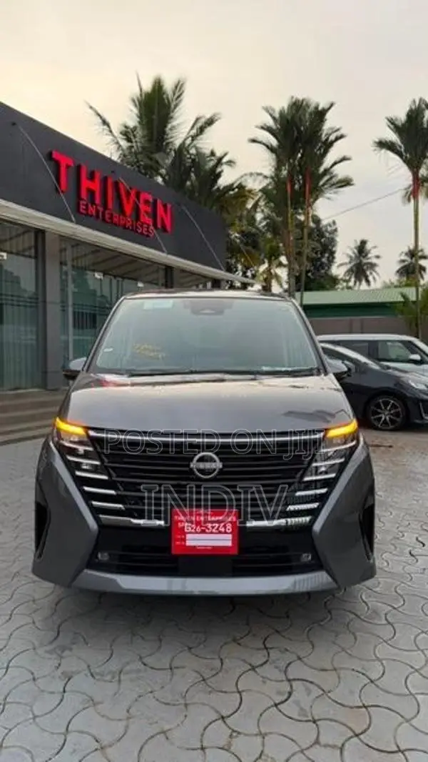 Nissan Serena 2025