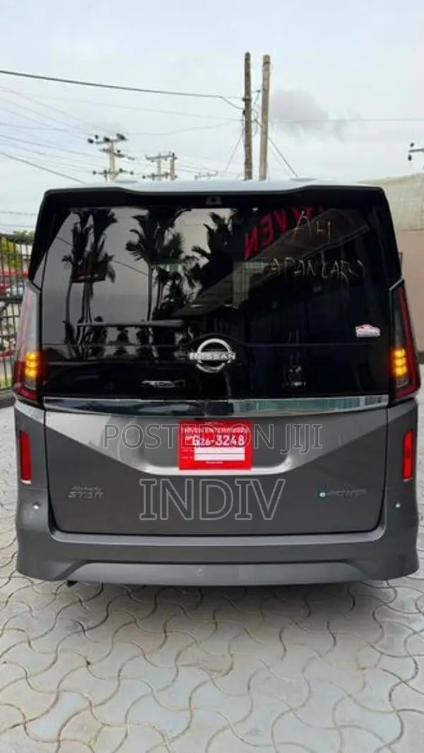 Nissan Serena 2025