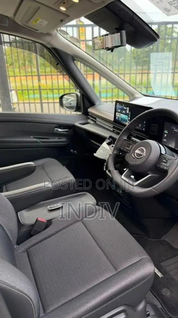 Nissan Serena 2025
