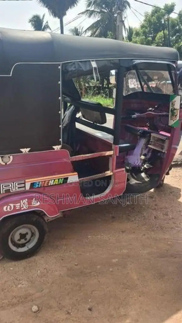 Bajaj RE 2005
