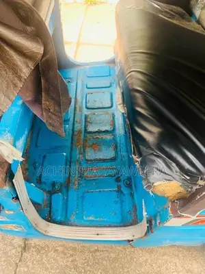 Bajaj RE 2004