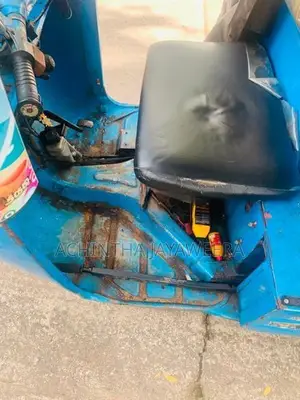 Bajaj RE 2004