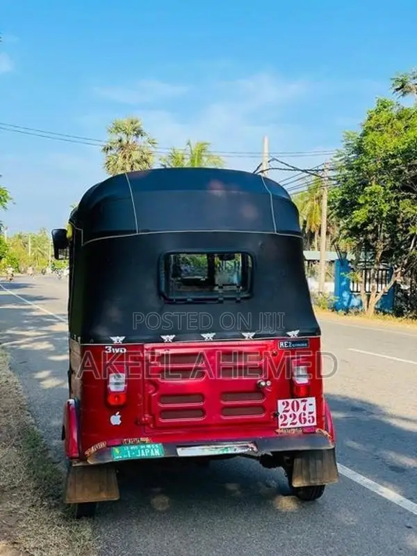 Bajaj RE tuk 2011