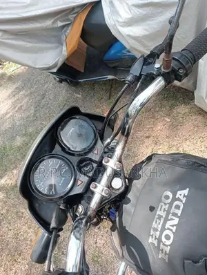 Hero CD 100 2006