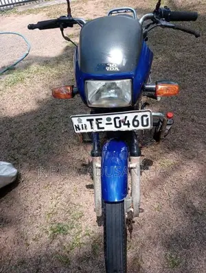 Hero CD 100 2006