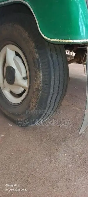 Bajaj RE 2006