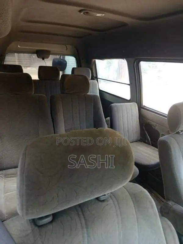 Toyota Noah 1999