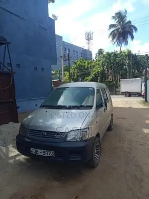 Toyota Noah 1999