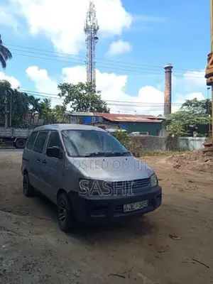 Toyota Noah 1999