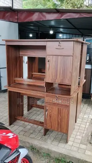4*2 Feet Melamine Office Table