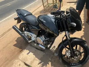 Bajaj Pulsar 180 2010