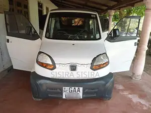 Bajaj Qute 2018