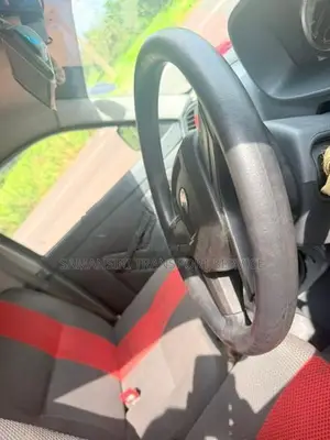 Tata Xenon 2019