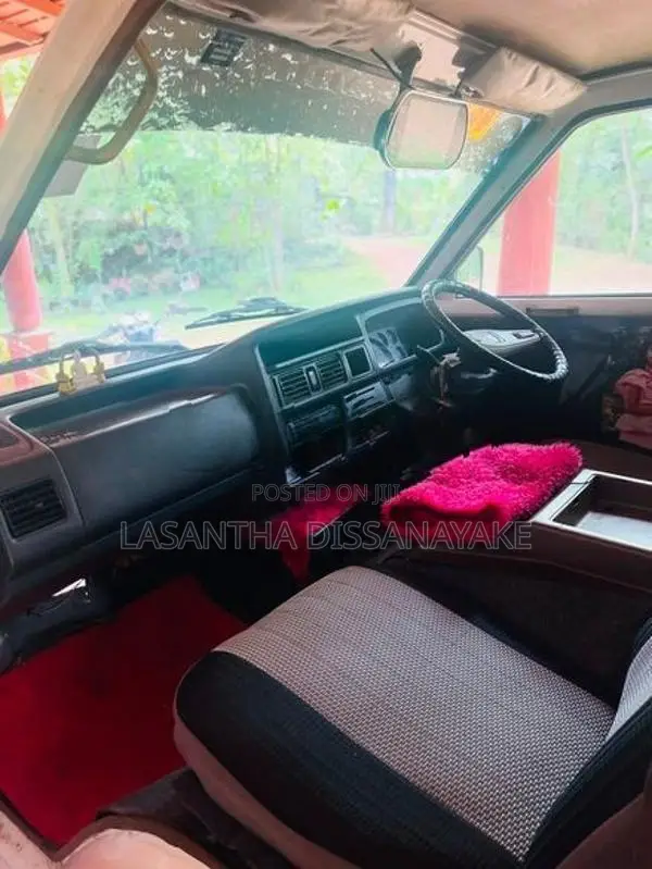 Nissan Vanette 1990
