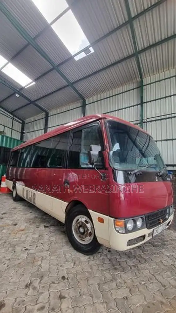 Mitsubishi FUSO ROSA 2016