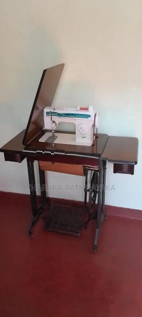 Singer Zig Zag Sewing Machine